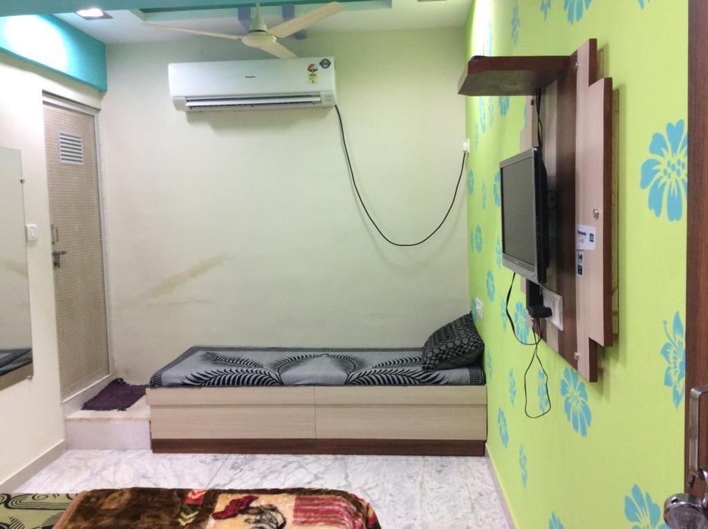 Hotel Honey Bunny Amhedabad Oda fotoğraf