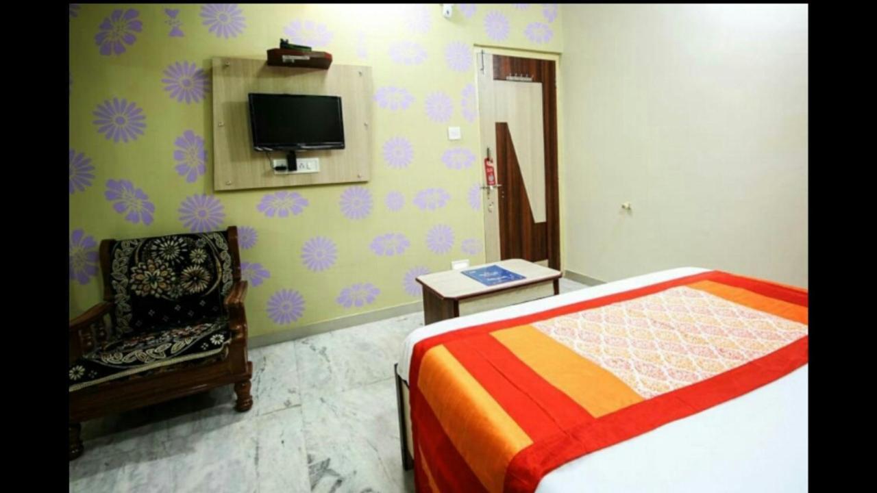 Hotel Honey Bunny Amhedabad Dış mekan fotoğraf